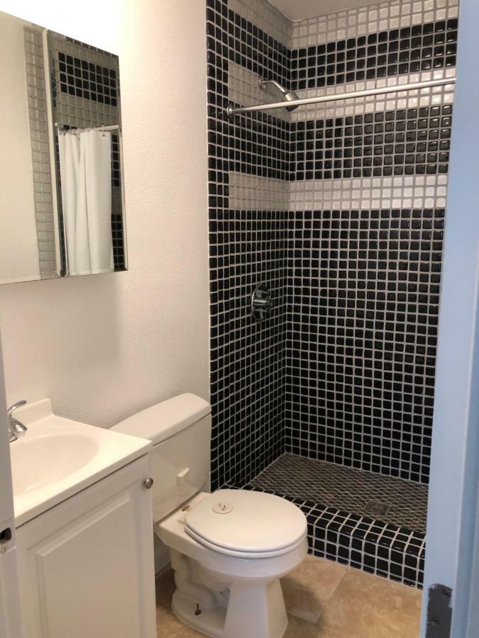 לוס אנג'לס Fountain Guest Suites מראה חיצוני תמונה